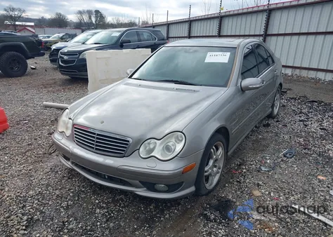 2003 Mercedes-Benz C 32 Amg Kompressor z USA, uszkodzony, nr VIN WDBRF65J03F382539